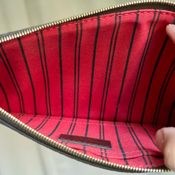 Louis Vuitton Neverfull MM Pouch Damier Ebene Brown Checkered Wristlet - Picture 15 of 16